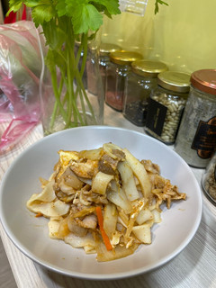 泡菜豬肉炒板條 的食譜成品照片