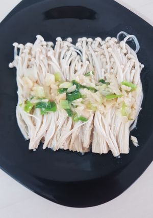 Foto resep Paengibeoseot Bokkeum (팽이버섯 볶음) Tumis Jamur Enoki Korea