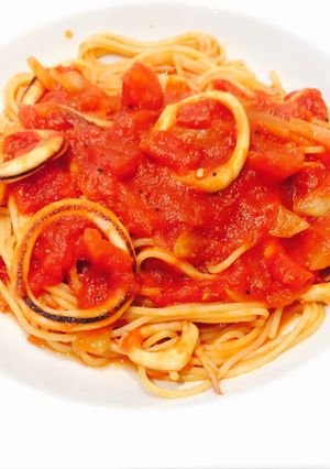 Hình của món Pasta xào mực sốt cà chua.