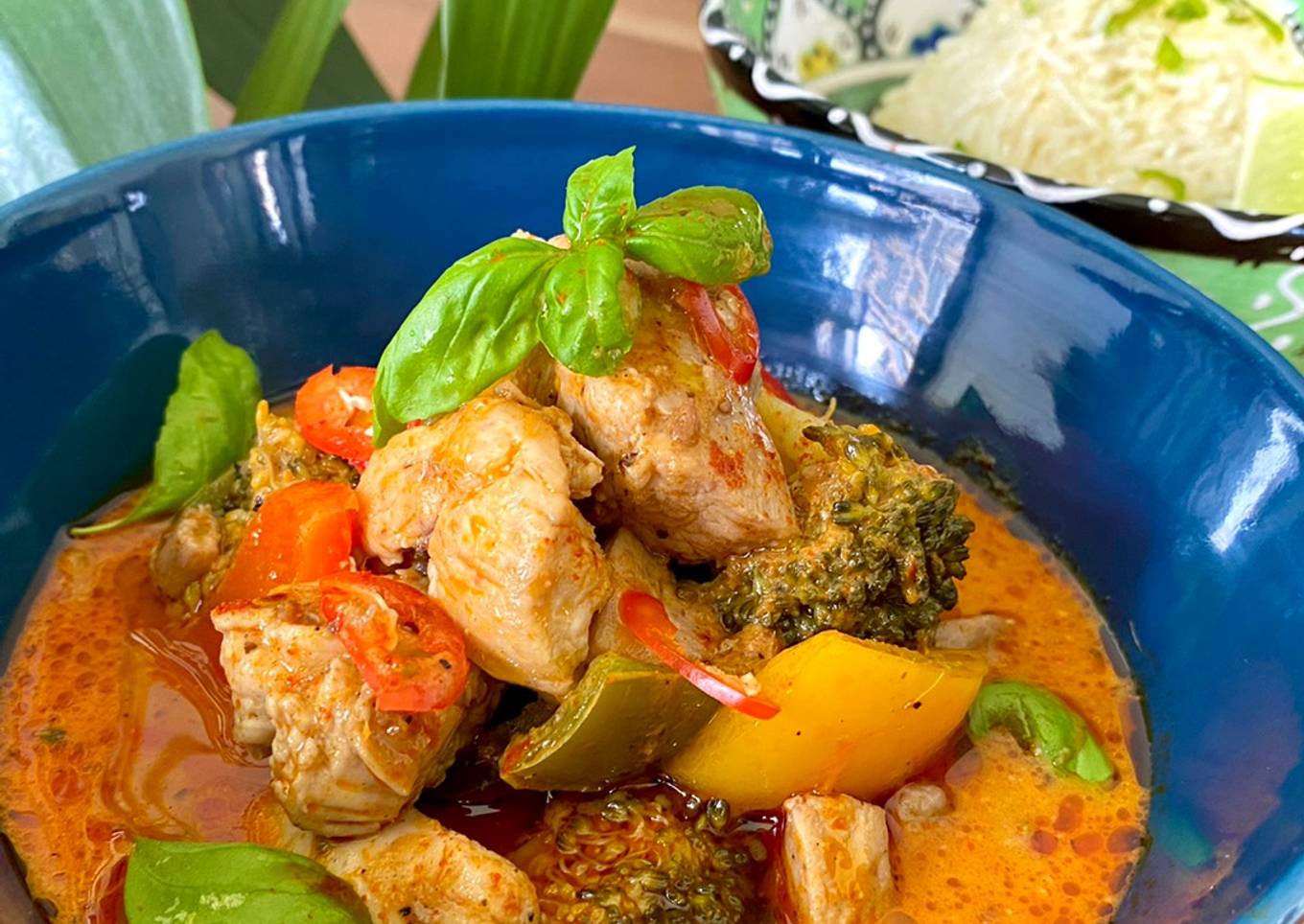 Curry rojo Thai de pollo y brócoli