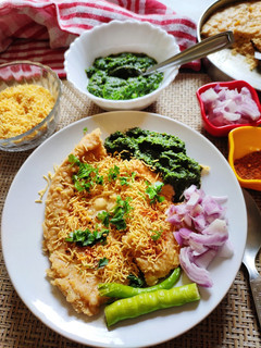સુરતી લોચો રેસીપી મુખ્ય ફોટો