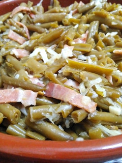 Una foto de Judías verdes salteadas con bacon y queso