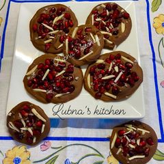 A picture of Chocolate Pomegranate Bites with Sea Salt:.