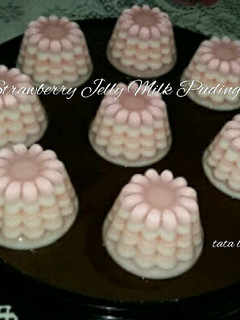 Foto resep Strawberry Jelly Milk Puding