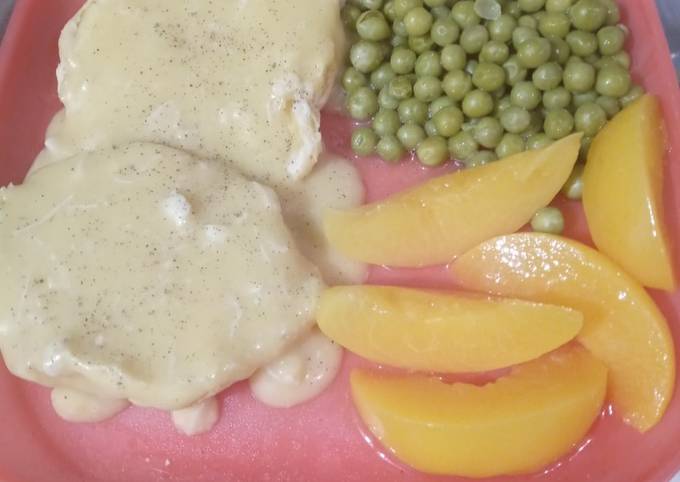 Step-by-Step Guide to Make Perfect Creamy Chicken Over Buttered Biscuits with Sweet Peas