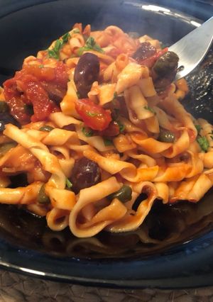 Una foto de Fusilli alla putanesca
