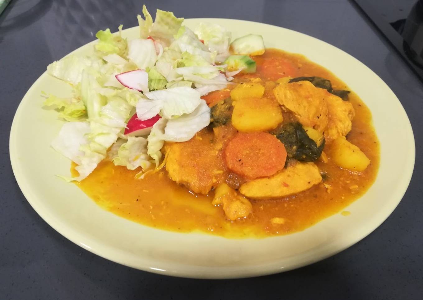 Pollo Guisado
