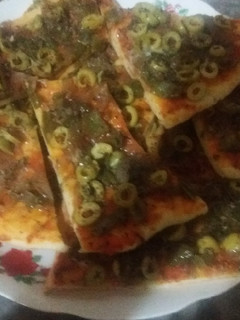 صورة لوصفة بيتزا بالطون