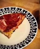Pa amb tomàquet i pernil ibèric —pan con tomate y jamón ibérico—