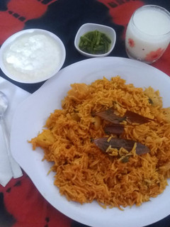 કચ્છી ખારી ભાત (Kutchi Khari Bhat Recipe In Gujarati) રેસીપી મુખ્ય ફોટો