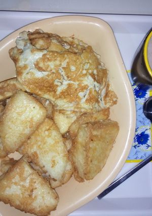 A picture of Golden yam and tea.
