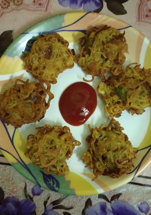 ম‍্যাগি পকোড়া (maggi pakora recipe in Bengali) রেসিপির প্রধান ছবি