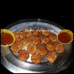 A picture of Fried momos.