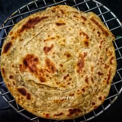 A picture of Pudina Lachha Paratha.