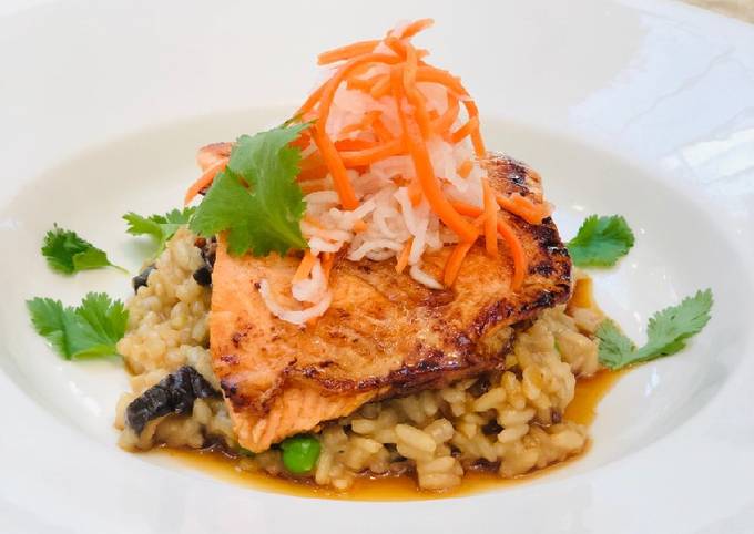 Simple Way to Prepare Super Quick Homemade Bahn-Mi Glazed Salmon with Pho Broth Risotto