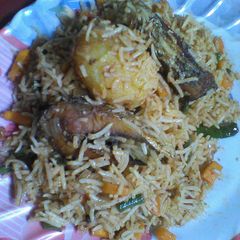 A picture of Hilsa biryani.