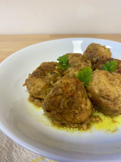 Una foto de Albóndigas de pavo y manzana al curry