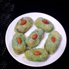 A picture of Gulkand coconut sondesh.