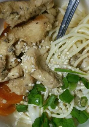 A picture of Simple Sesame Sauce Pasta with Chicken & Carrots.