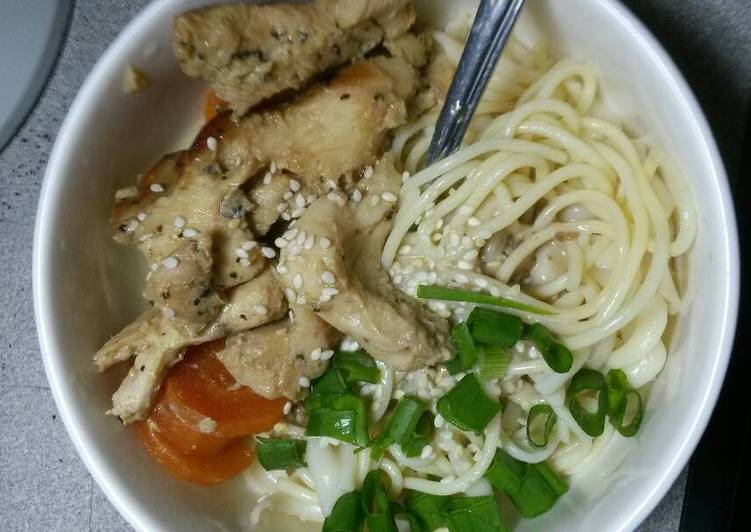 How to Prepare Award-winning Simple Sesame Sauce Pasta with Chicken &amp; Carrots