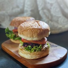 A picture of Amaranth Burger.