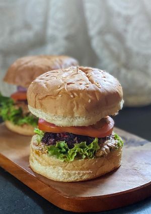A picture of Amaranth Burger.