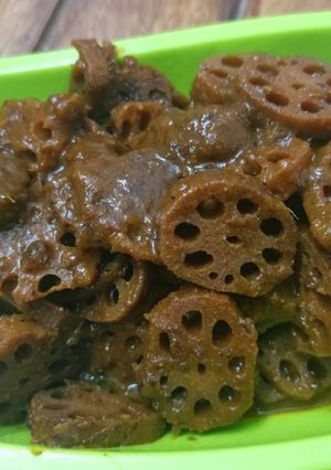 A picture of Punjabi style lotus stem ki sabji.