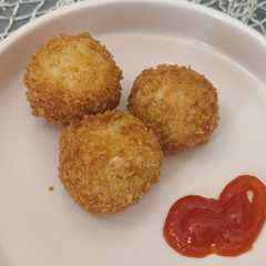 รูปของ Bola-bola tahu teri