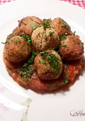 Una foto de Albóndigas de ensalada de patatas, bonito y atun