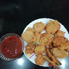 Mix Vegetables pakode A picture of Mix Vegetables pakode.