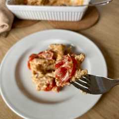 Una foto de Pasta con queso feta y cherry