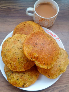 मेथी मसाला पूरी रेसिपी मुख्य फोटो