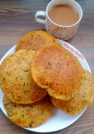 मेथी मसाला पूरी रेसिपी मुख्य फोटो