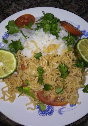 A picture of Fried chicken indomie with rice#noodlesrecipecontest.