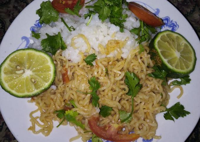 Fried chicken indomie with rice#noodlesrecipecontest