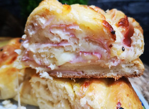 Una foto de ROSCA DE JAMÓN Y QUESO ❤️