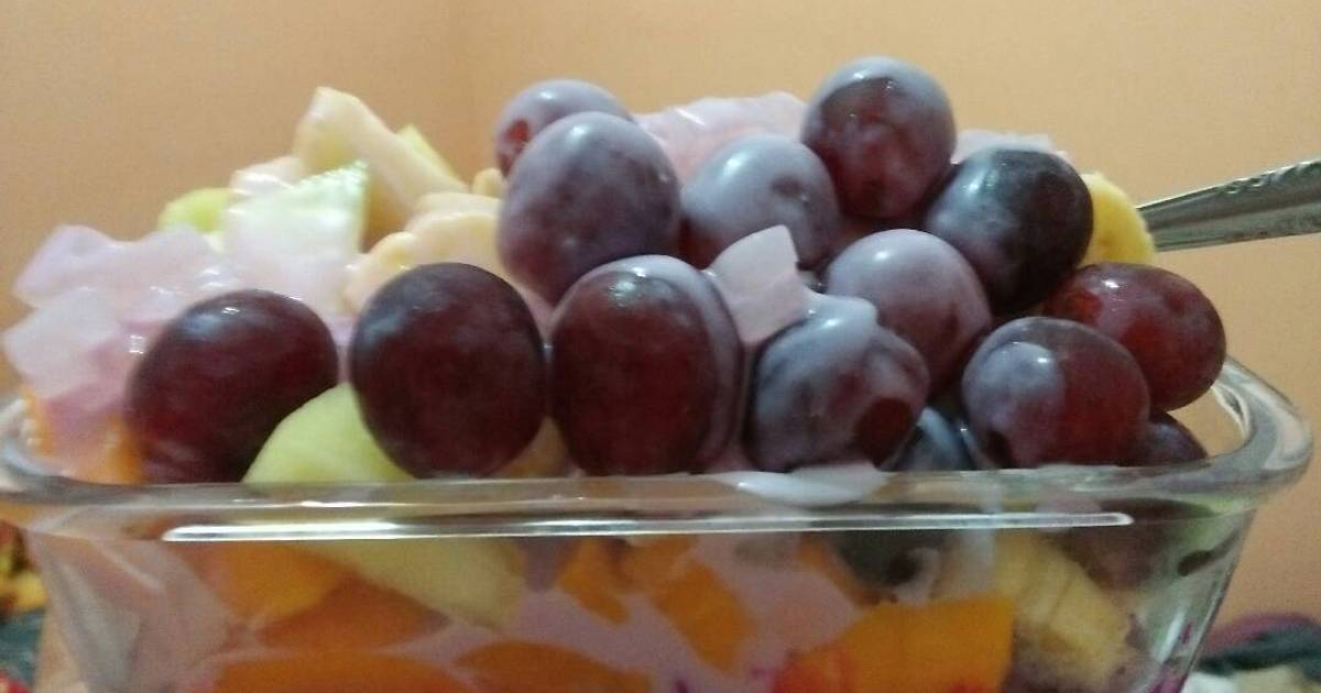 Resep Salad  buah  oleh astrimur Cookpad