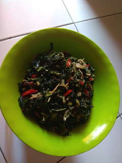Foto resep Tumis daun PEpaya SINGkong (Pesing) Teri