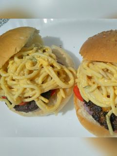 صورة لوصفة ساندوتش برجر بالمكرونة 🍝 Mac cheese burger 🍔