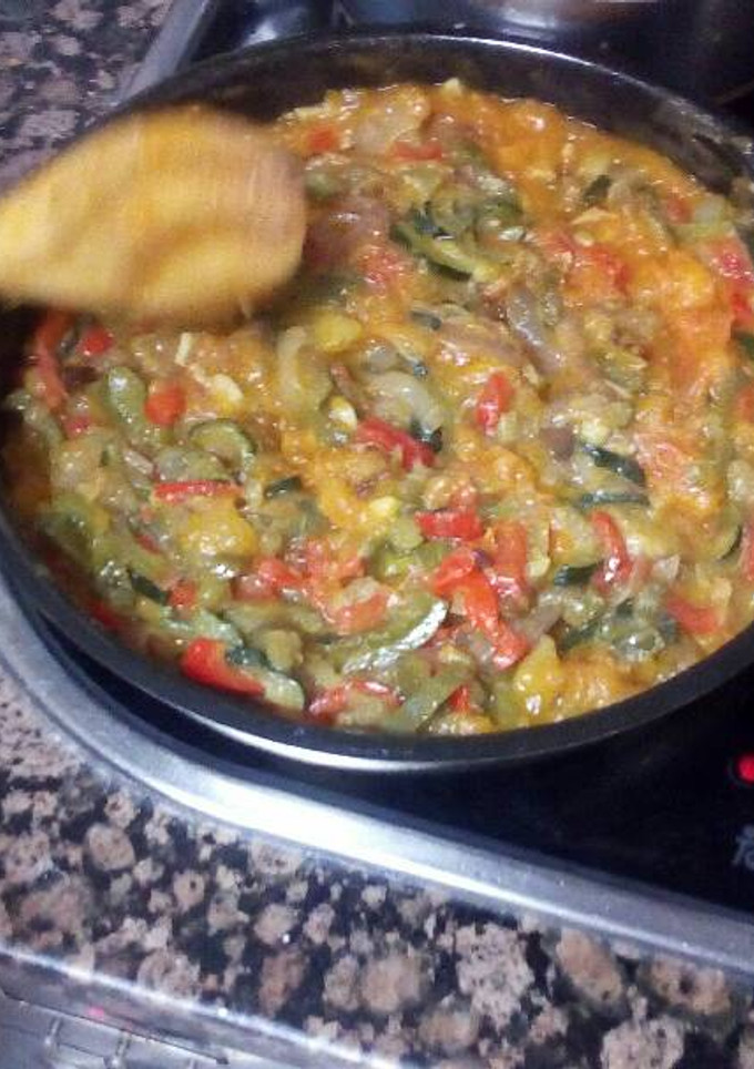 Una foto de Pisto de verduras