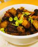 Dry pork curry served with rice and pakchoi