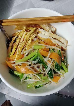 Hình của món Bún gạo xào đơn giản.