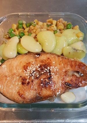 鮭魚便當 的食譜成品照片