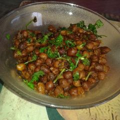 A picture of Dry chana masala.
