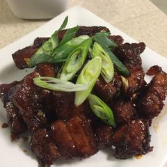 A picture of Porkbelly in Chinese sticky barbeque sauce.