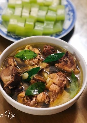 Hình của món Gà nấu xáo.