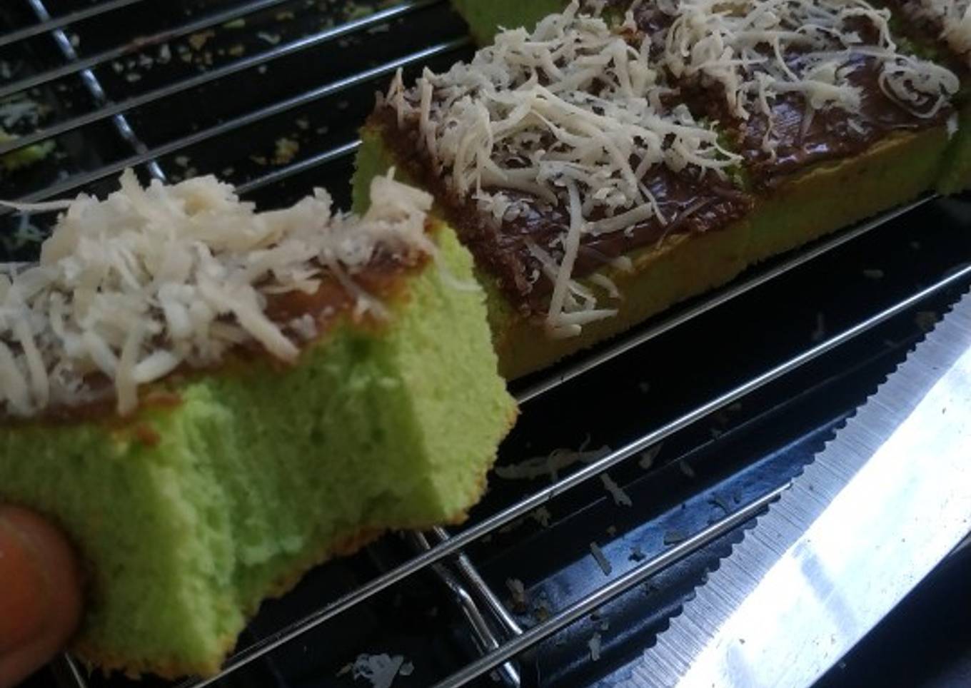 Kue potong pandan