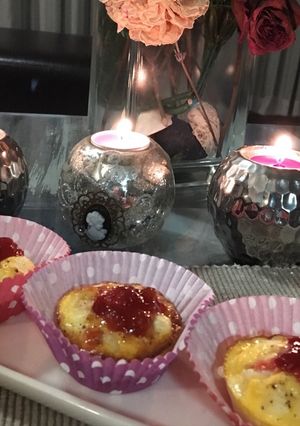 Foto principal de Muffins de huevo con jamón, queso, cebolla y tomate cherry