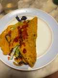 Bánh xèo con gamberi e calamari