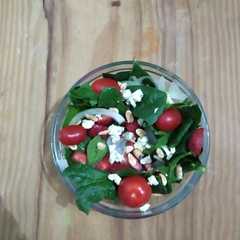 Foto principal de Ensalada de espinacas y frutillas